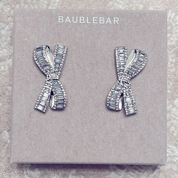Brand New BaubleBar Silver Tone Sparkly Bow Rhinestone Post Party Earrings - Picture 1 of 10